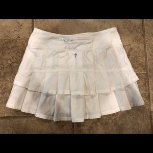 white ivivva set the pace skirt